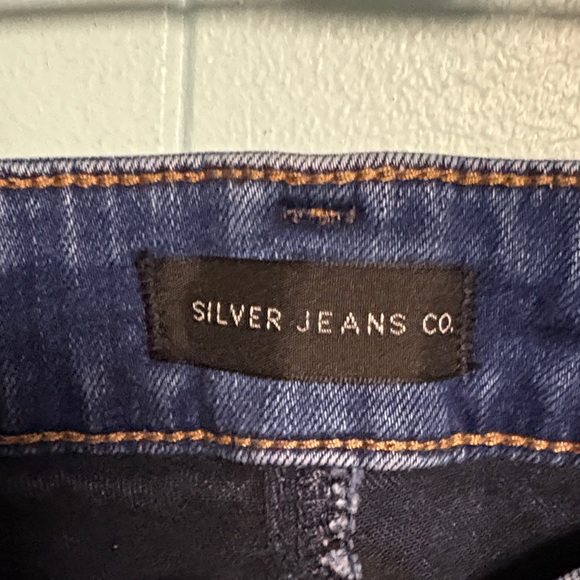 Silver Jeans Co. Classic Blue Denim - Picture 2 of 8